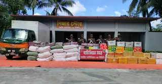 ব্রাহ্মণবাড়িয়ায় ২ কোটি মূল্যের ভারতীয় চোরাচালানি পণ্য জব্দ